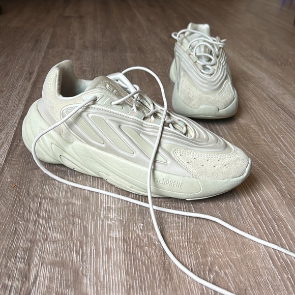 Adidas Adiprene Sneakers - Picture 3 of 10